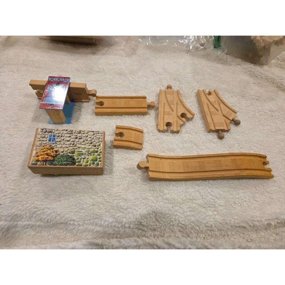 Thomas & Friends Wooden Train Track‎ Assorted 8 Piece Lot - Brio Compatible